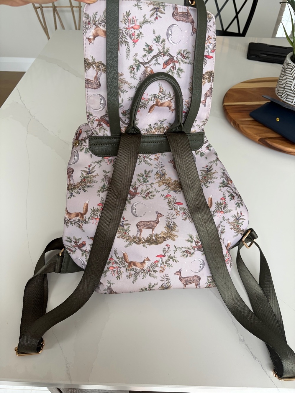 Authentic Fable England Backpack, “A Night’s Tale” edition. - Picture 3 of 5
